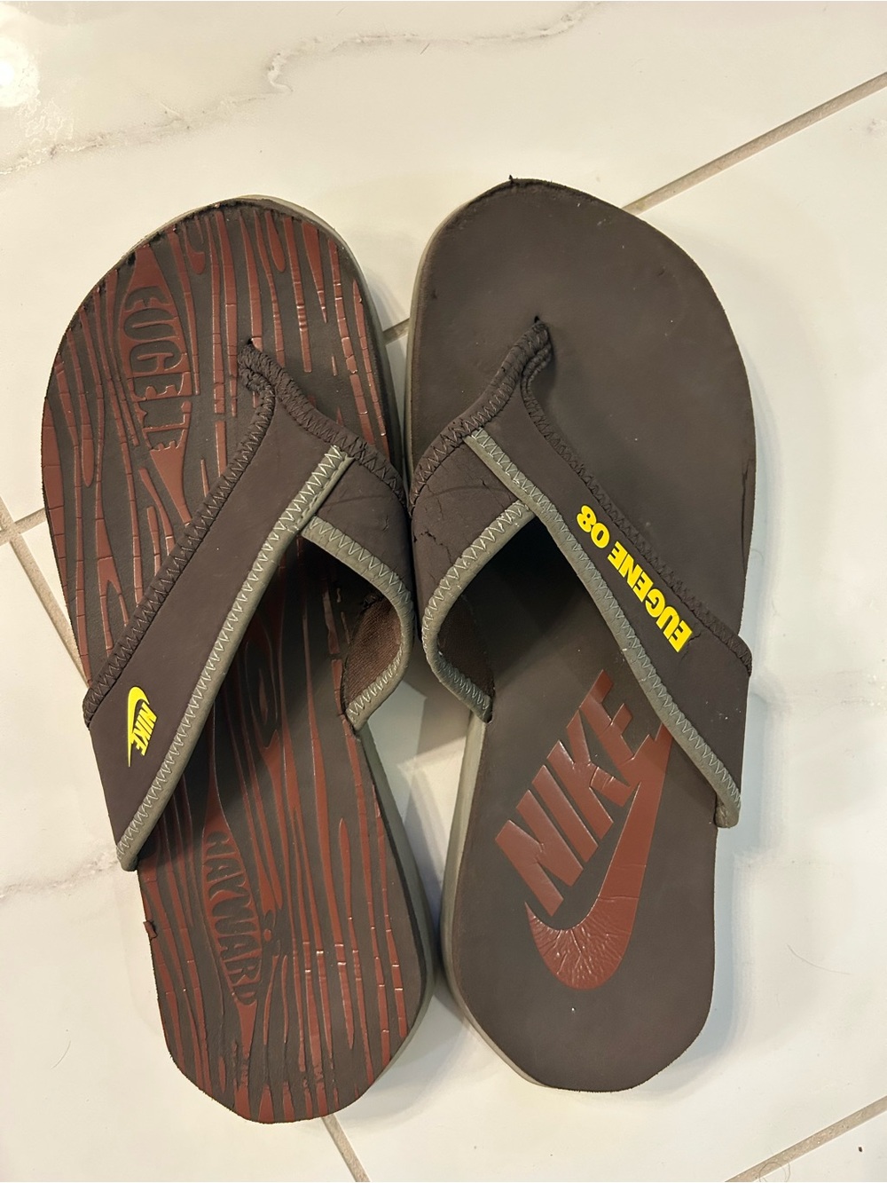 As-is Vintage Nike Celso Oregon Ducks Eugene 08 Flip Flops Rare Men’s Size 8